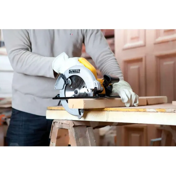 Пила дискова мережева DeWALT DWE560