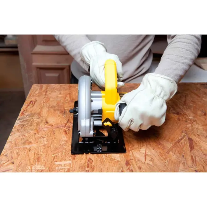 Пила дискова мережева DeWALT DWE560