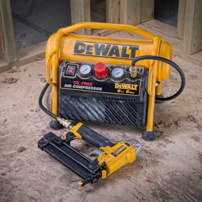 Компресор повітряний безмасляний DeWALT DPC6MRC