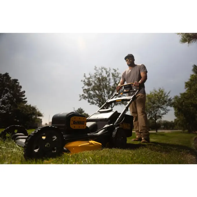 Газонокосарка акумуляторна безщіткова DeWALT DCMWP134N