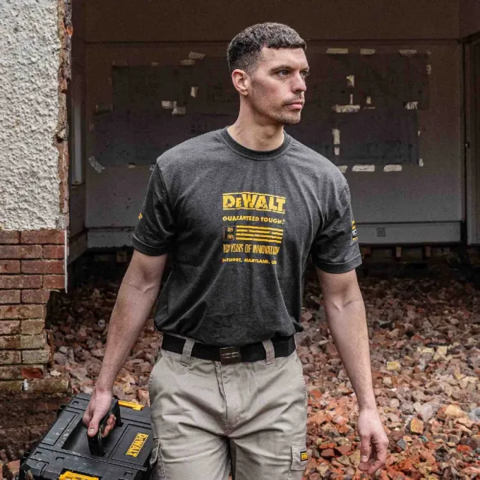 Футболка 100 YEAR T-SHIRT DeWALT DWC240-004-L