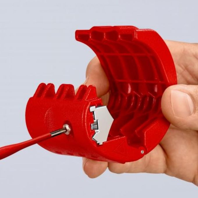 Труборіз для пластикових труб KNIPEX KNIPEX BiX® 90 22 10 BK